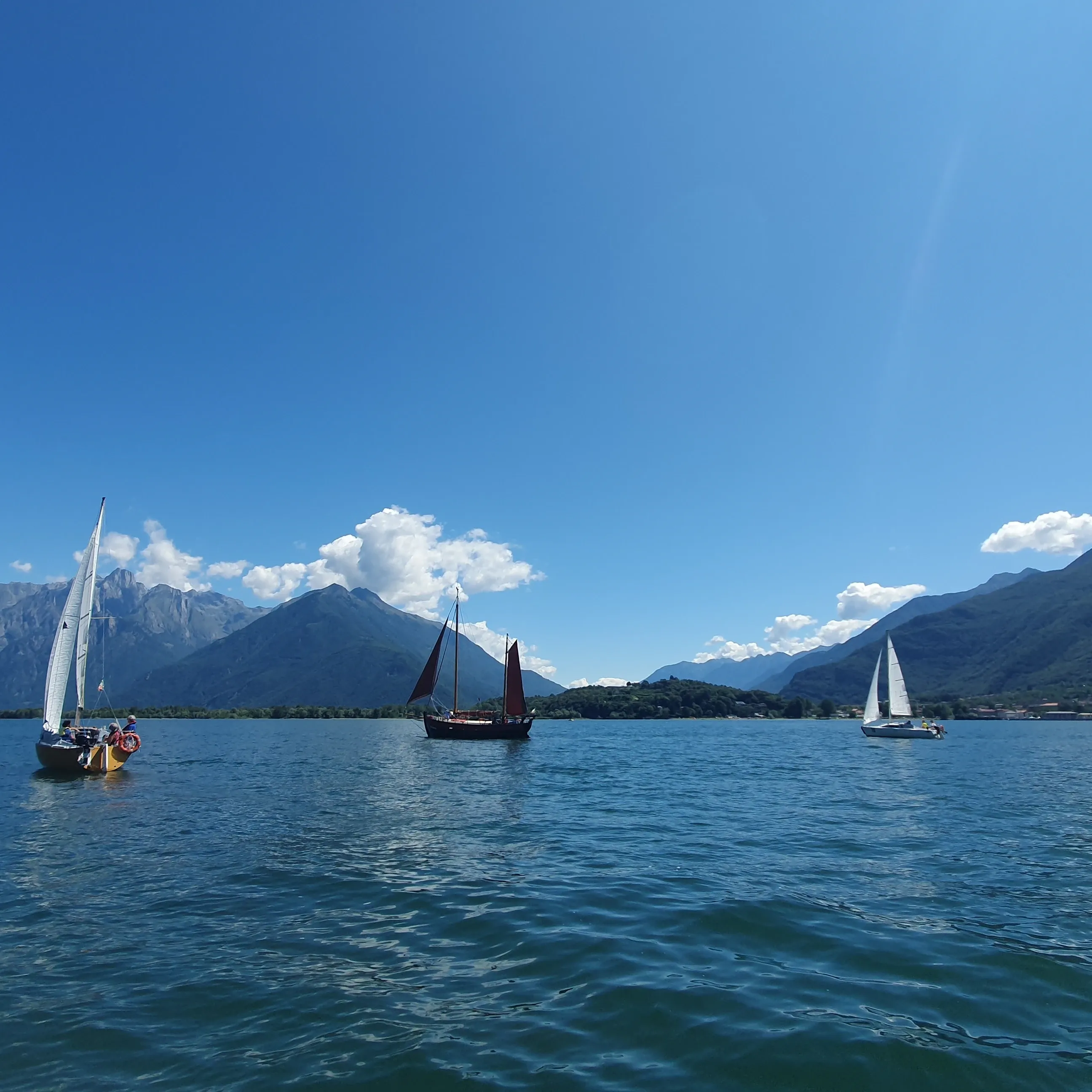 Le barche di Annje Bonnje e la Vela Rossa